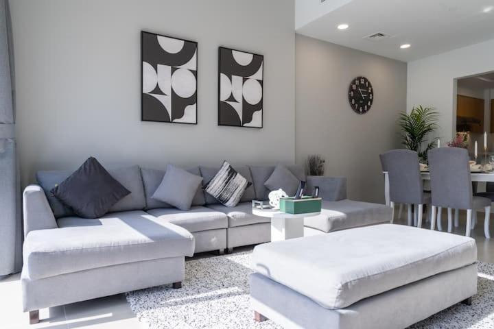 Vogue Downtown - Bellevue Towers Apartment